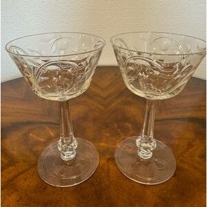 2 Vintage Heisey 1940’s Handblown Crystal Champagne / Liquor Glasses 5 inches